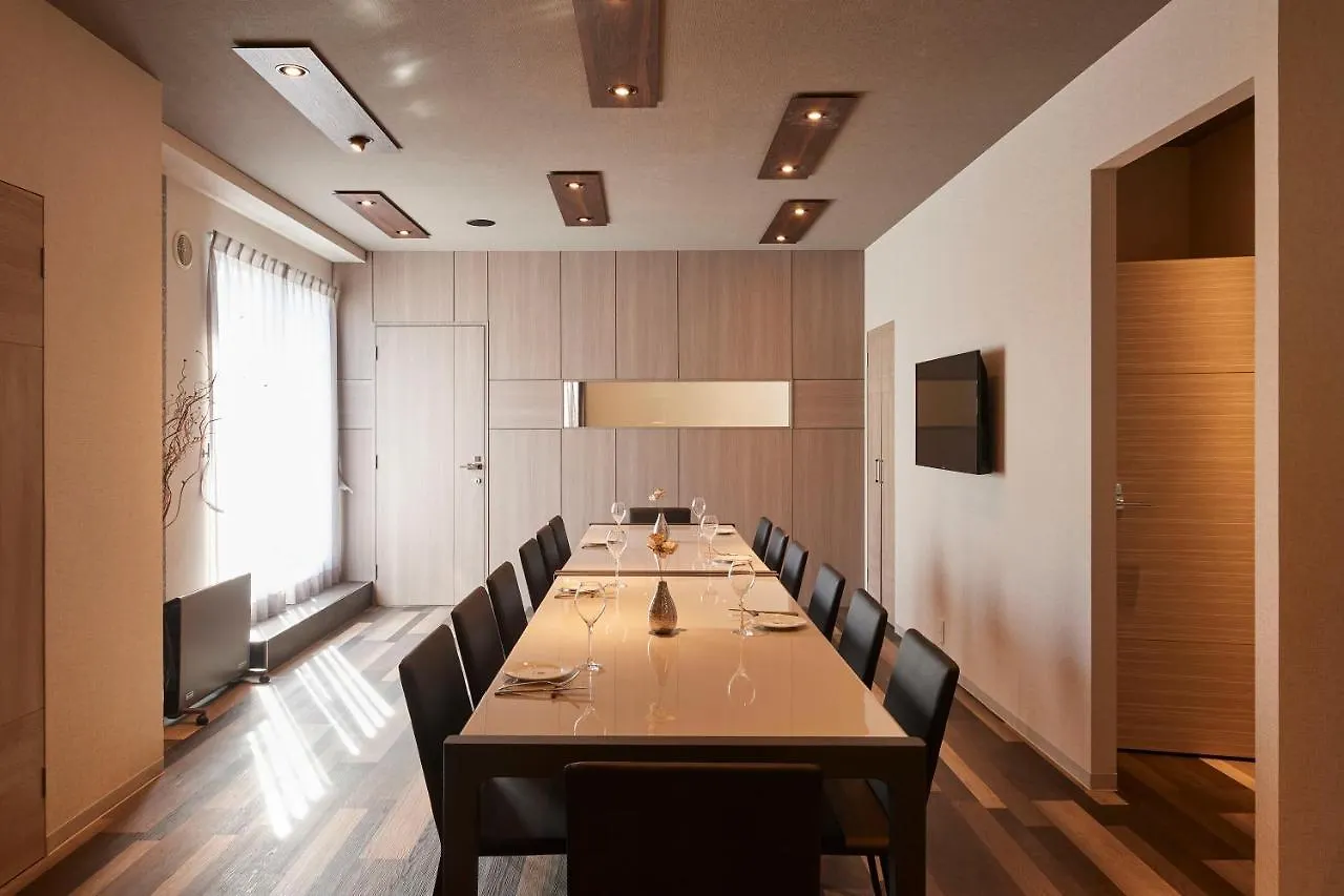 Ostello Turn Table Tokyo