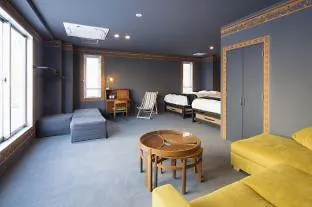 Turn Table Hostel Tokio Japan