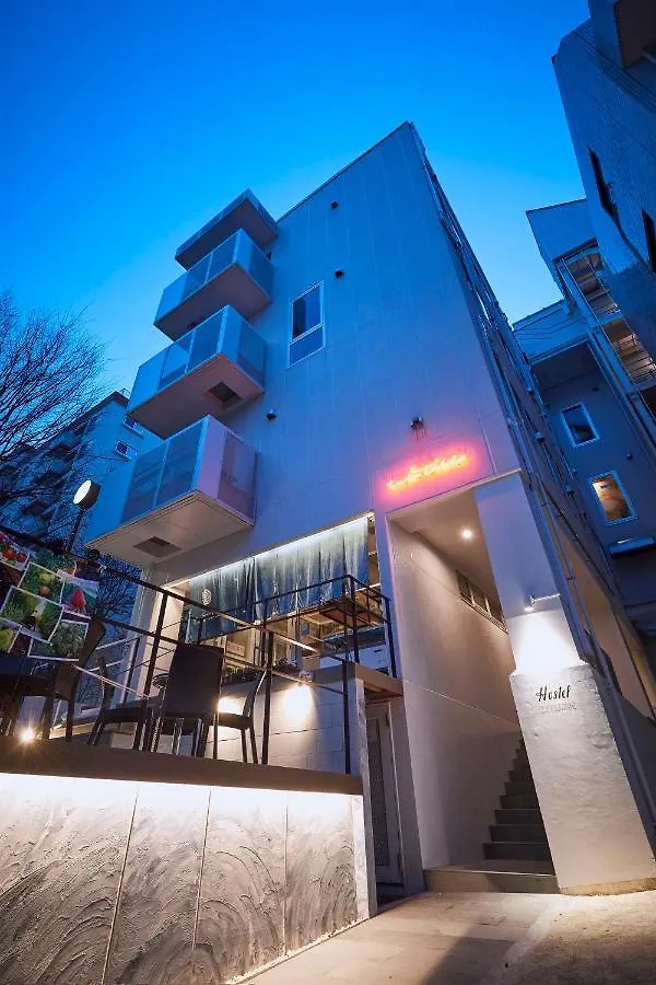 Turn Table Hostel Tokio